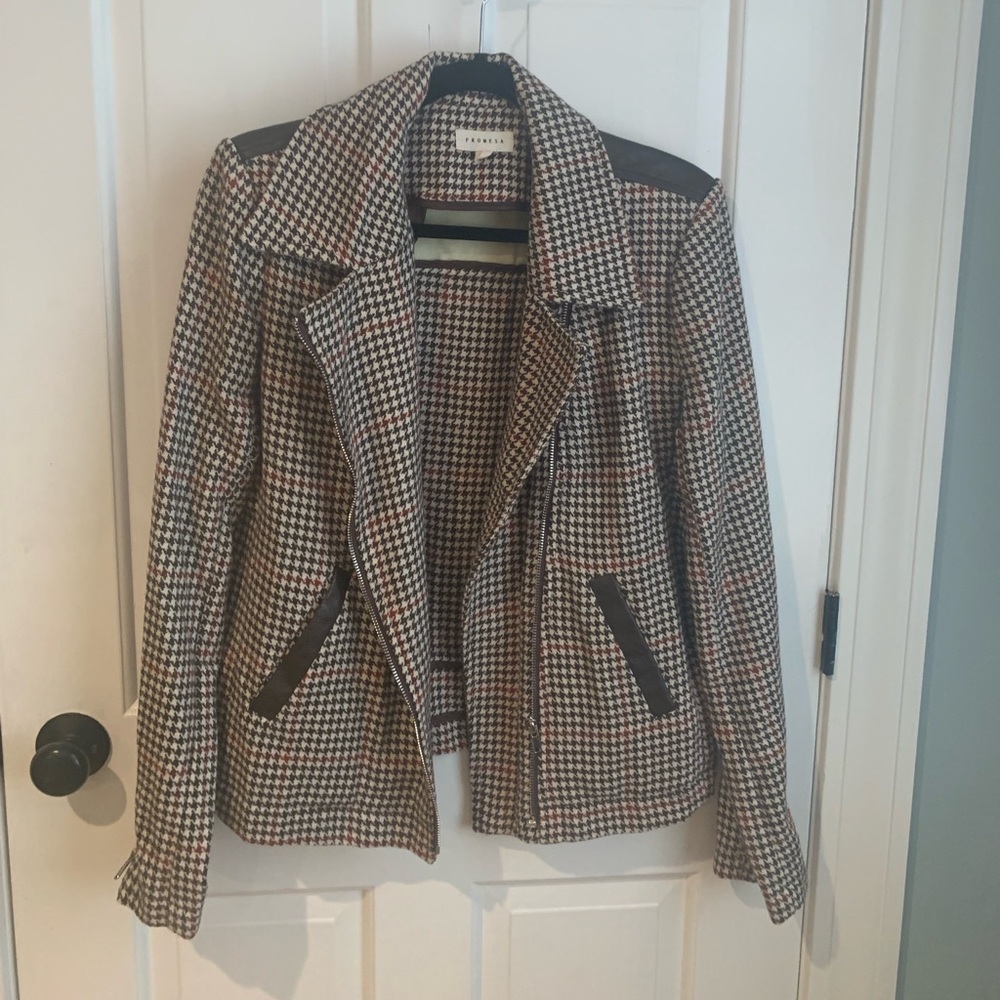Asymmetrical jacket